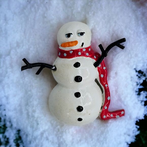 Snowman Brooch Christmas Holiday Pin Red Polka Dot Scarf Carrot Nose Stick Arms - Picture 1 of 6